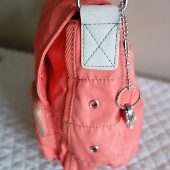 FOSSIL Summer Vacation Orange Shoulder Bag w/ charms - Picture 4 of 9